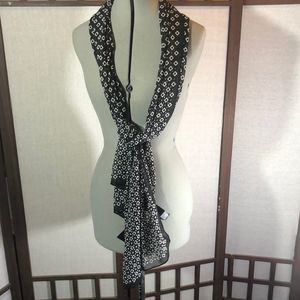White House Black Market geometric pattern black and white scarf NWT